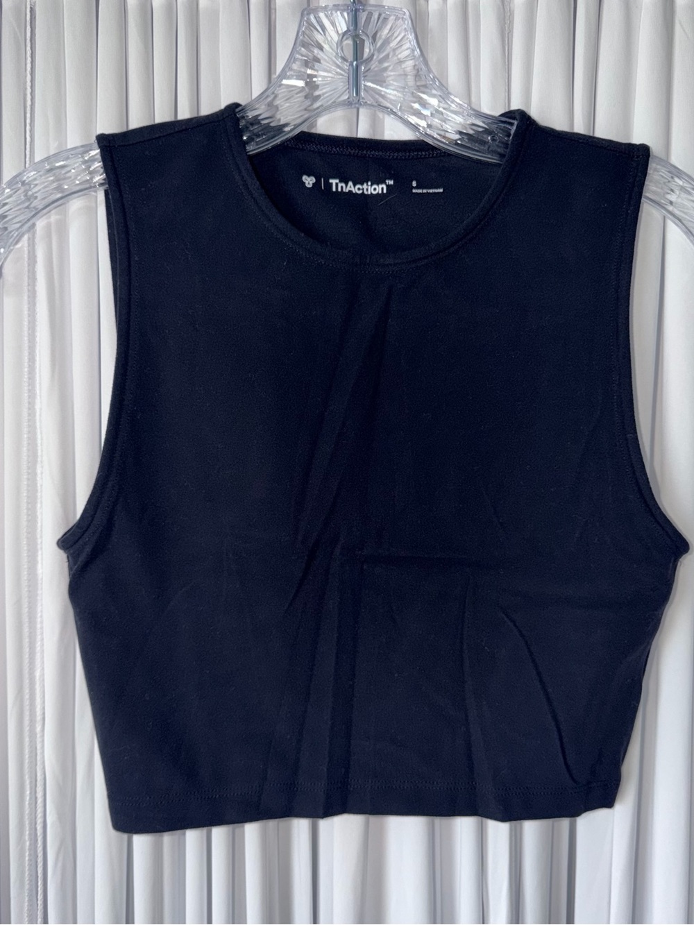 Aritzia TnAction Cropped Tank Top